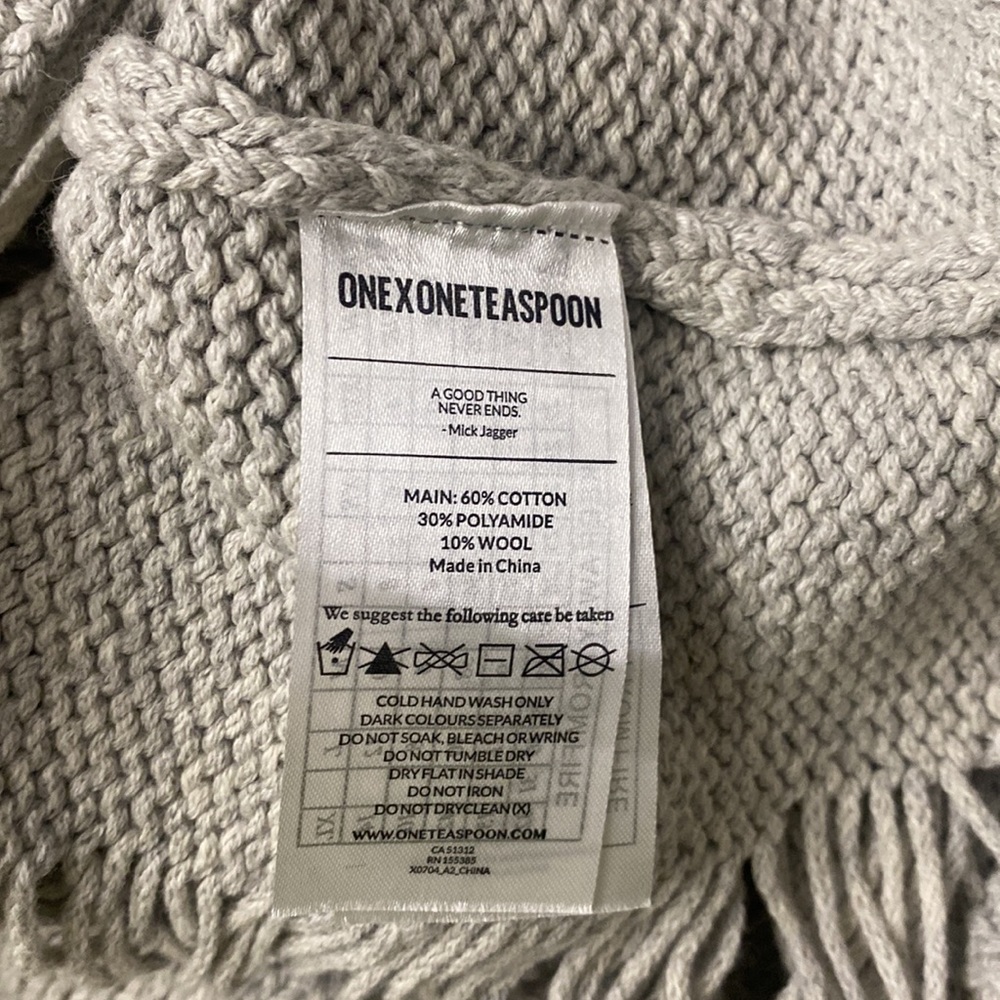 One Teaspoon Sweater - Picture 5 of 5